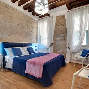  Apartament Charming Castello By Wonderful Italy